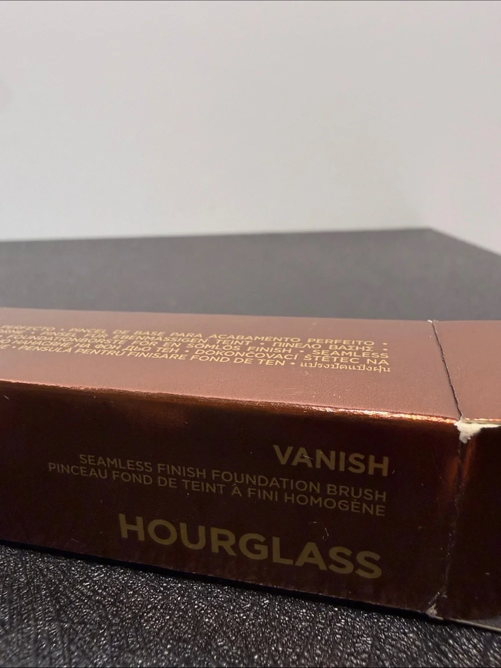 Hourglass Vanish Foundation Brush - Black with Cream-Tipped Bristles